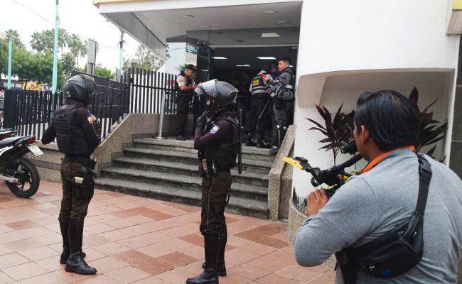 Guardia de banco en Urdesa estaría implicado en robo: uno de los detenidos explicó su participación