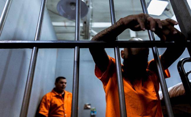 Encuentran a presos ahorcados dentro de la cárcel El Rodeo, en Manabí