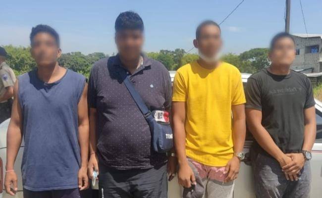 Los delincuentes también intentaron arrebatarle a su hija, pero la víctima gritó y forcejeó.