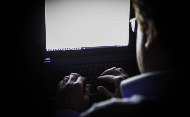 Descubren a un hombre con más de 30 fotos de pornografía infantil: hay sospechas de agresión en guardería en Quito