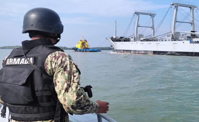 Los tripulantes de la Armada fueron detenidos cuando transportaban –oculto en una bodega– un cargamento de droga.