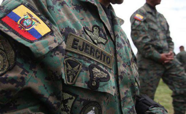 Excomandante va a juicio por tortura de extranjeros: los acusaba de planear atentado contra un presidente colombiano