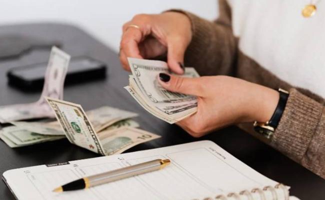 Funcionaria de la Comisión de Tránsito del Ecuador ofrecía anular citaciones a cambio de dinero