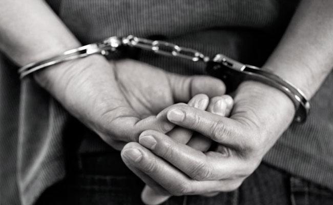 Tres sujetos van a prisión por apuñalar 41 veces a una joven en Cañar