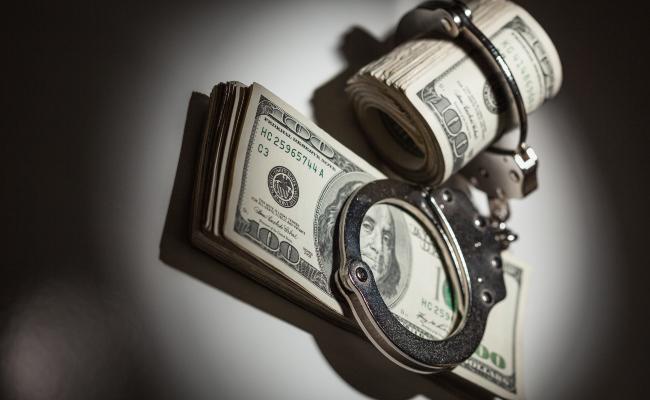 Así participó un policía en el robo de 158.000 dólares, que custodiaba dentro de un centro de acopio en Durán