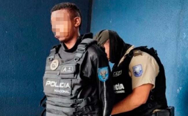 Así fue capturado un falso policía que habría participado en el robo de un vehículo en Guayaquil