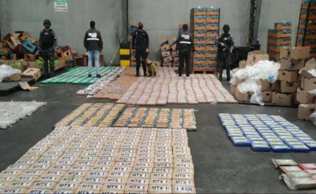Adulto mayor es procesado por contenedores de banano con toneladas de cocaína en el Puerto de Guayaquil