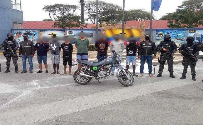 Lo que se sabe sobre los implicados en el ataque a una UPC en Guayaquil, que dejó una policía herida
