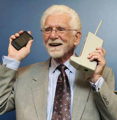 Martin Cooper inventó el primer dispositivo móvil el 3 de abril de 1973 y supervisó los diez años próximos para poder llevar su producto al mercado.