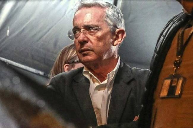Uribe es el primer exmandatario que responde a un proceso penal en la Corte Suprema por tener fuero de senador. Foto: AFP.
