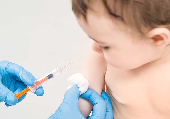 $!El grupo de médicos alerta que la vacuna PCV10, que se estaría aplicando en el Ecuador, no protege a los bebés contra los serotipos más graves del neumococo.