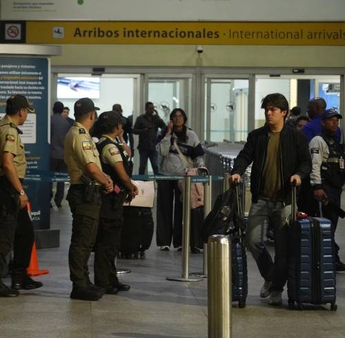 El hecho ocurrió cerca de las 18:00 en la salida de la zona de arribos internacionales.
