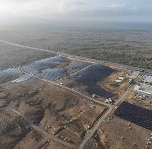 Foto panorámica de la planta de energía solar Río de Oro Energy.