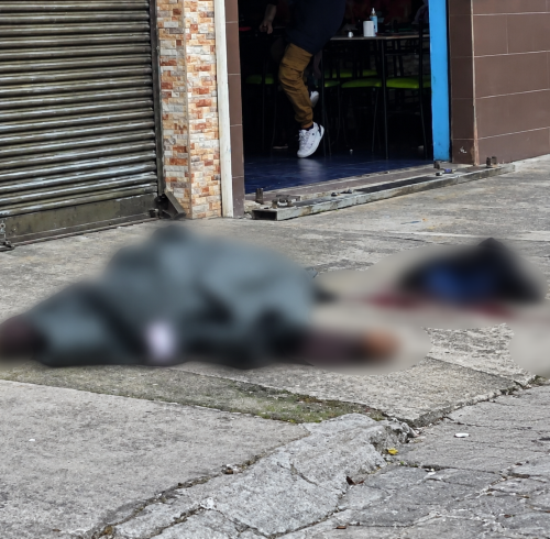 Fotografía que muestra el cuerpo tendido de uno de los fallecidos.