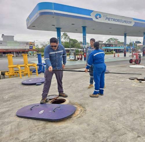 Técnicos realizan operativo de control de comercialización de combustible