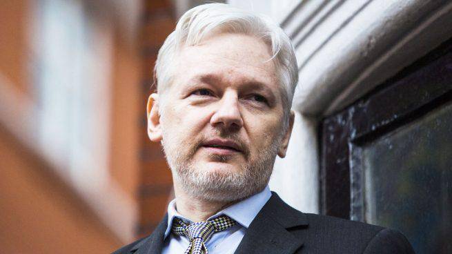 Correístas rechazan autorización de extradición de Assange a EE.UU.