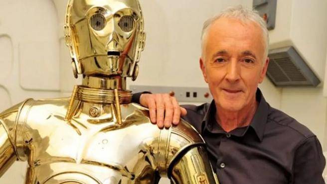 Anthony Daniels, quien interpreta al androide C3PO en ‘Star Wars’, está en Quito