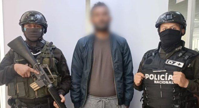 Detenido en Ecuador un hombre buscado por Estados Unidos por terrorismo.