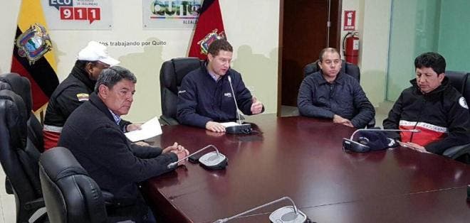 Seis heridos y edificios dañados por sismo en Quito