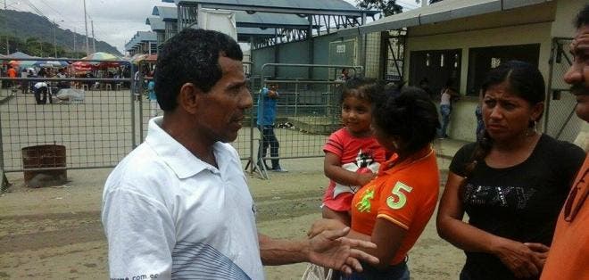 Liberan a chofer que transportaba un monigote de borrego