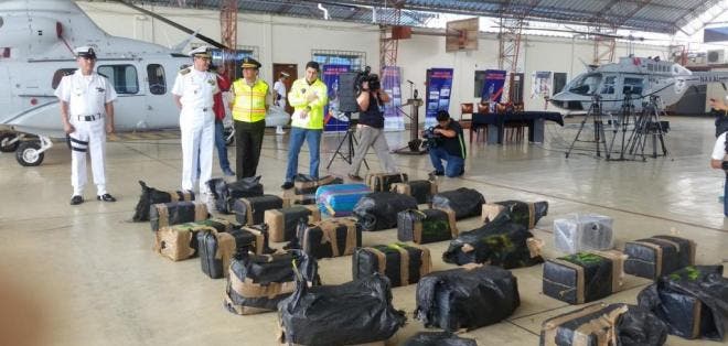 Decomisan 700 kilos de cocaína cerca de Galápagos