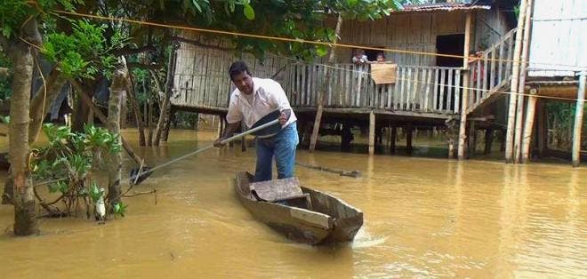 Lluvias en Babahoyo ocasionaron el desbordamiento de un río