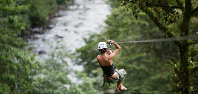Turista europeo fallece mientras practicaba canopy en Bucay