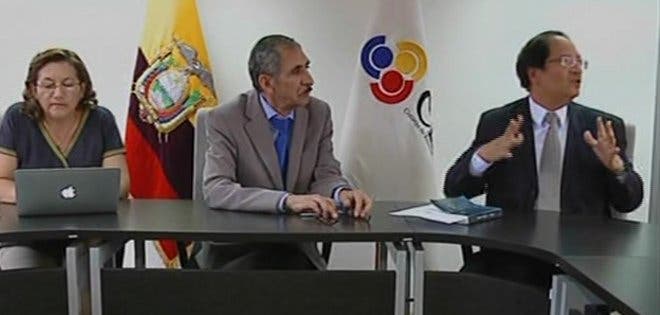 Consejeros del CES piden que no solo se investigue a Yachay