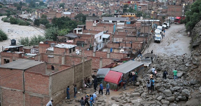 Enfermedades acechan en Perú luego de las inundaciones