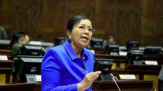 Guadalupe Llori seguirá en su curul: Pleno de la Asamblea no logró los votos necesarios para su destitución