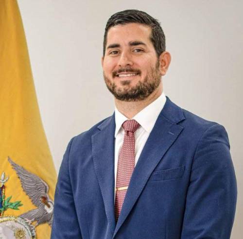 Bernardo Cordovez se desempeñaba como presidente del Consejo Directivo del IESS.