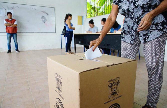 $!En total, 13.654.291 ciudadanos están habilitados para votar sobre las once preguntas de la consulta popular impulsada por el Gobierno.