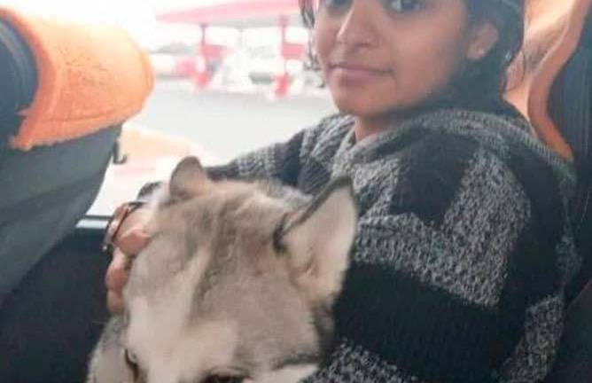 Una joven cargó a su mascota durante 12 kilómetros para huir de Ucrania