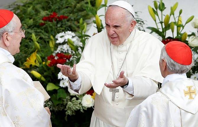El papa refuerza normas antipederastia