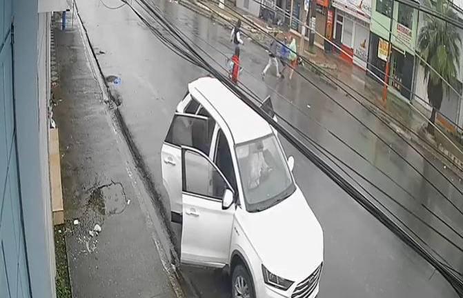 $!La grabación del secuestro del comerciante, a plena luz del día, se viralizó en redes sociales.