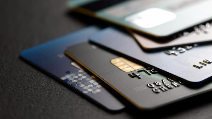 ¿Gastaste más de USD 5.000 en el exterior con tarjetas de crédito? El SRI podría requerirte el pago del ISD