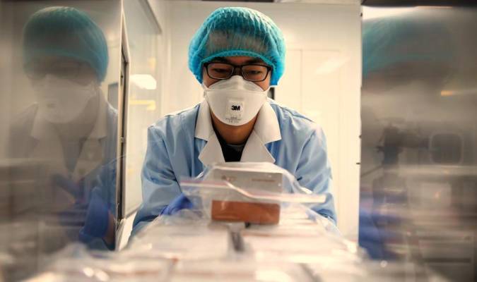 China desarrolla vacunas igual de efectivas que las de Pfizer, según experto