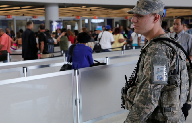 Evacúan una terminal del aeropuerto JFK de Nueva York