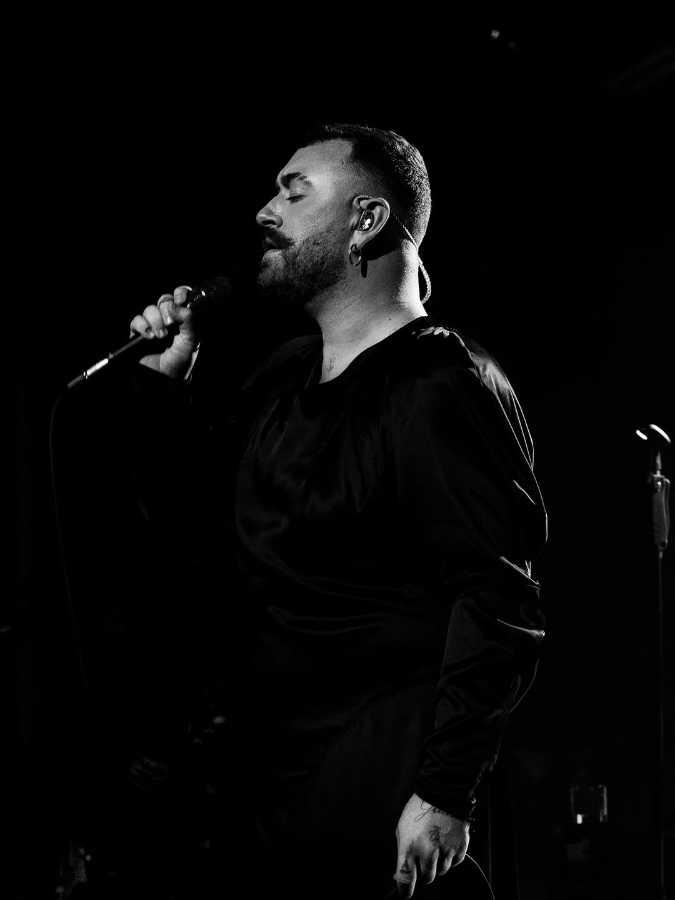 $!Tras años de inseguridad, Sam Smith asegura que hoy se siente “fabuloso” y en paz con su cuerpo.