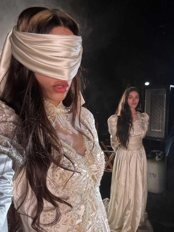 $!El diseño del vestido genera debate sobre su origen y posible relación con su boda cancelada.