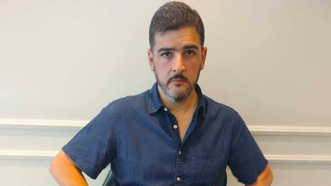 Aquiles Alvarez, alcalde de Guayaquil, ya tiene puesto el grillete en su pierna izquierda.