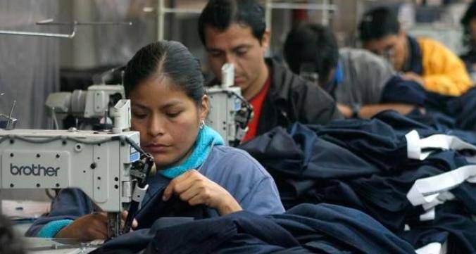 La población con empleo en Ecuador superó los 8,1 millones en noviembre