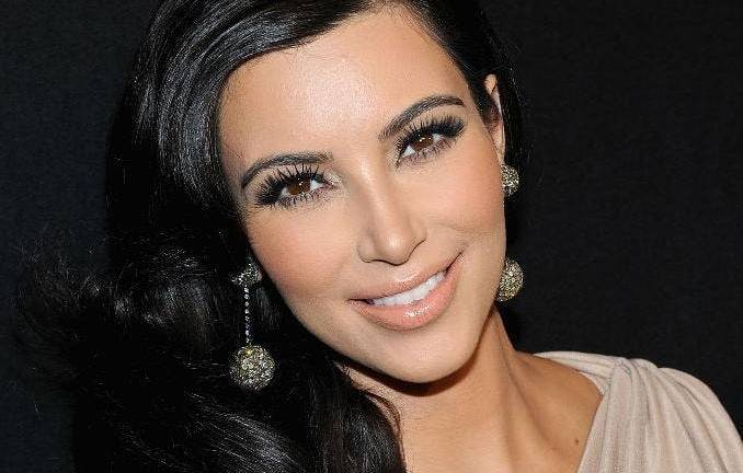 Foto del maquillador de Kim Kardashian indignó a la web