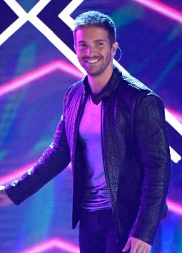 Pablo Alborán volverá a Ecuador en 2026 con su gira internacional Km0.