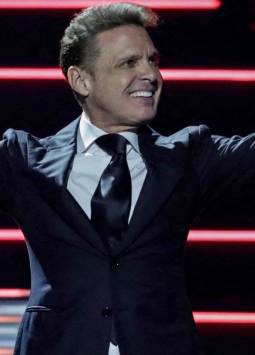Rumores sobre una supuesta hospitalización de Luis Miguel se viralizaron en redes sociales.