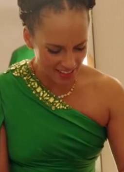 Ambas artistas cantaron “Try Sleeping with a Broken Heart”.