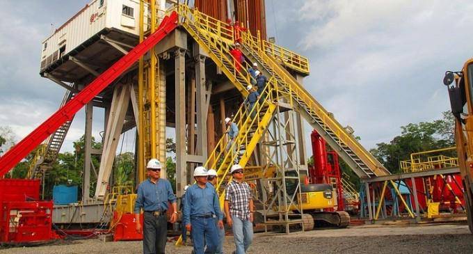 Ecuador inicia campaña para mejorar su producción petrolera