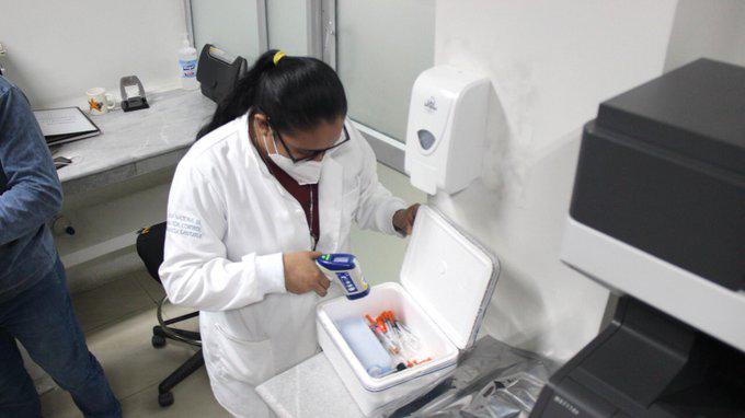 $!Dictan prisión por venta de vacunas falsas antiacovid en Manta; informe detalla el contenido de las jeringas