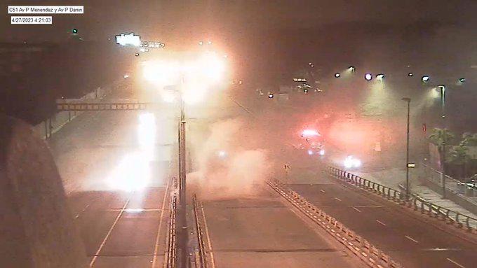 $!Tráfico colapsa en Guayaquil tras incendio en paso a desnivel de la avenida Pedro Menéndez Gilbert