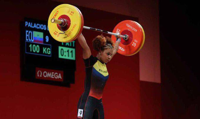 La ecuatoriana Angie Palacios gana medallas de plata y bronce en el Mundial de Halterofilia de Colombia